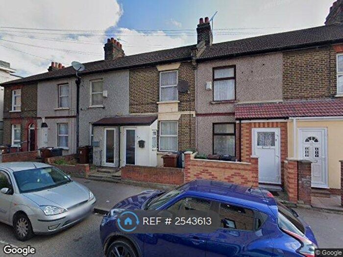 3 Bedroom Semi-Detached House To Rent In King Edwards Road, Barking, IG11