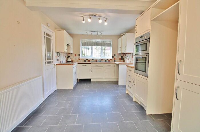 4 Bedroom Detached House For Sale In Marks Tey Road, Stubbington, Fareham, PO14