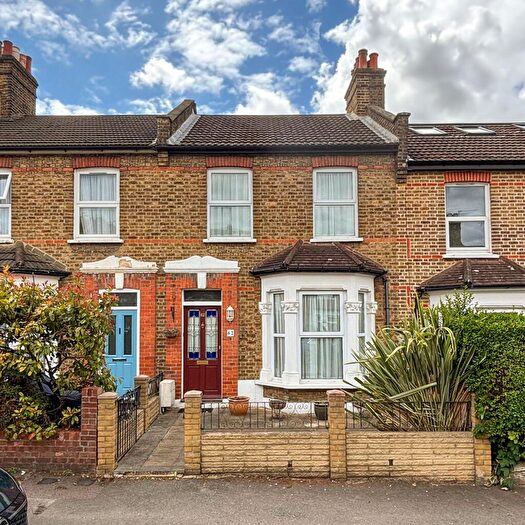 2 Bedroom Terraced House For Sale In Killearn Road, London, SE6