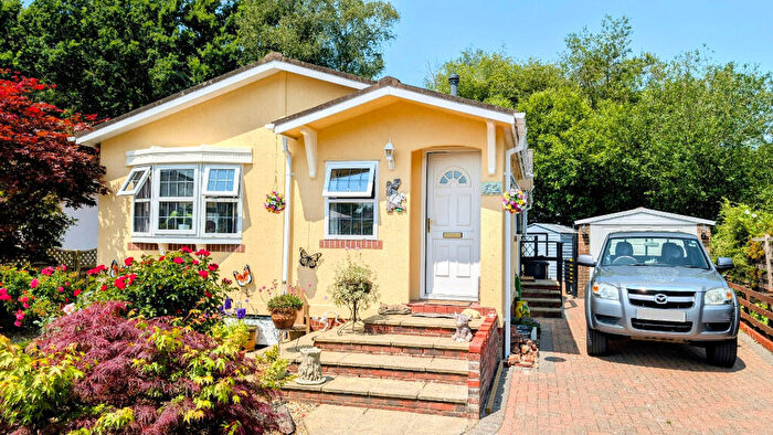 2 Bedroom Park Home For Sale In Whitehill Park, Whitehill, Hampshire, GU35