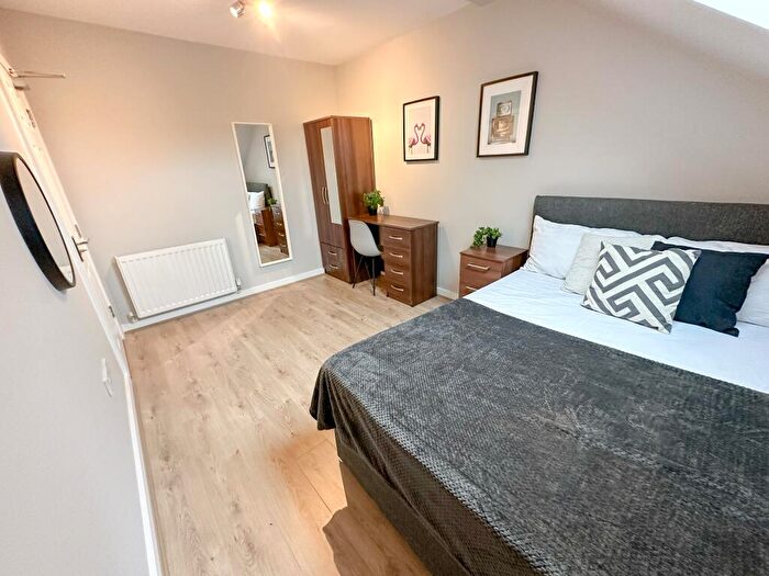 6 Bedroom Terraced House To Rent In Cotswold Street, L7