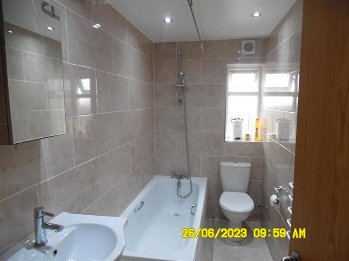 2 Bedroom House To Rent In North Road Flat, North Road, Cardiff, CF14