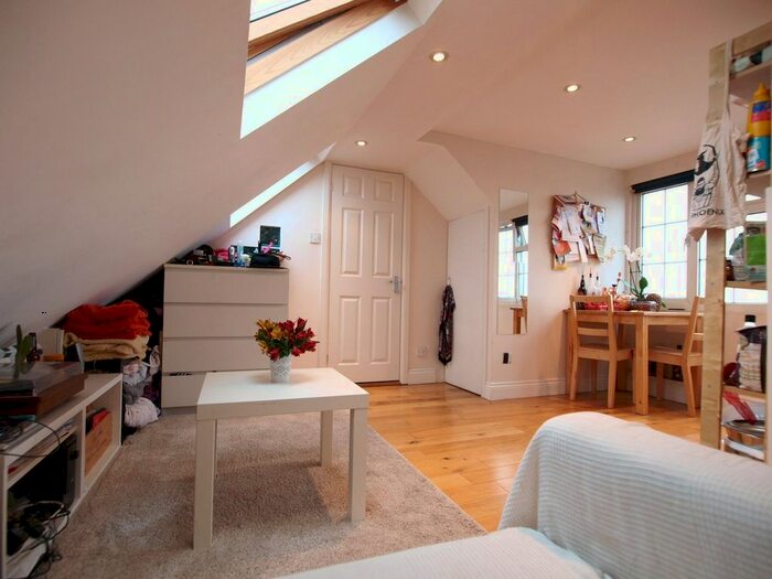 1 Bedroom Flat To Rent In High Street, Barnet, EN5