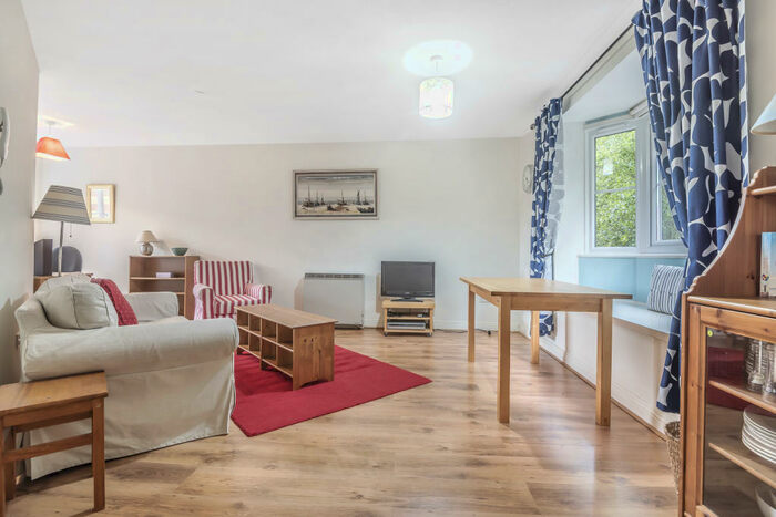 1 Bedroom Apartment To Rent In Demesne Furze, Headington, OX3