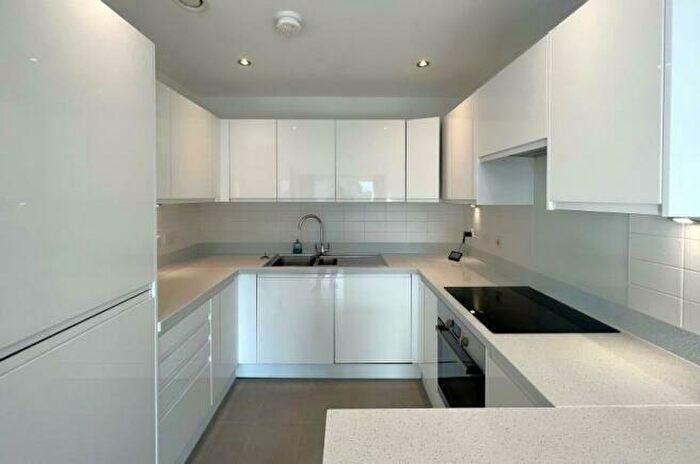 1 Bedroom Flat To Rent In Addlestone, KT15