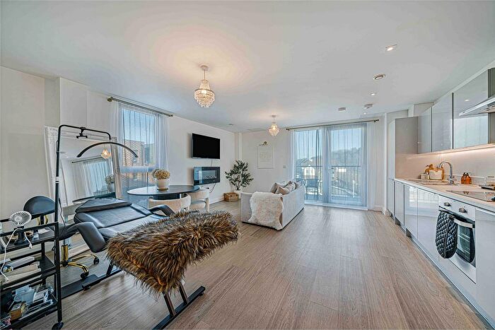 1 Bedroom Flat To Rent In Cherry Orchard, Swanscombe, DA10