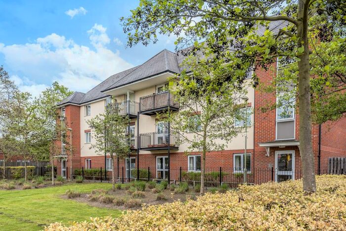 2 Bedroom Apartment To Rent In Owens Way, East Oxford, OX4