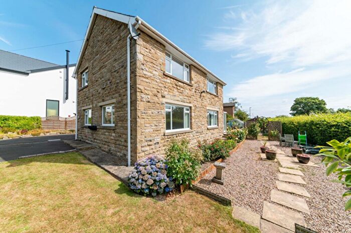 3 Bedroom Detached House For Sale In Lane View, New Lane, Skelmanthorpe, HD8