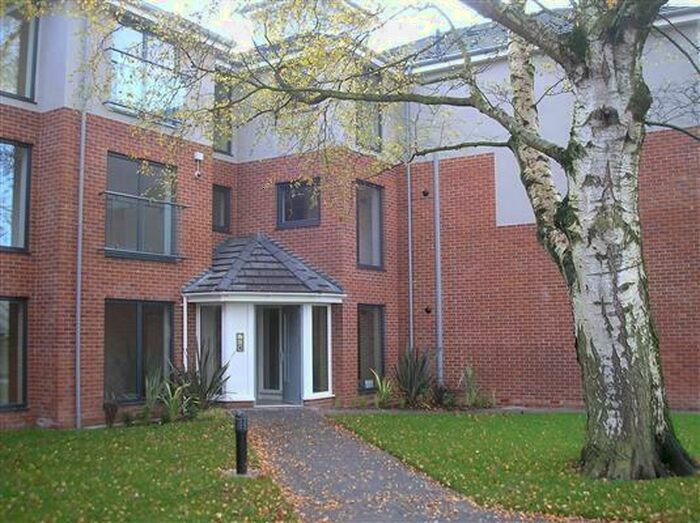 2 Bedroom Flat To Rent In For Over S Only Sutton Gardens, Macclesfield, Cheshire, SK11