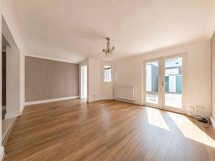 3 Bedroom Terraced House To Rent In Broomfields, Basildon, Essex, SS13