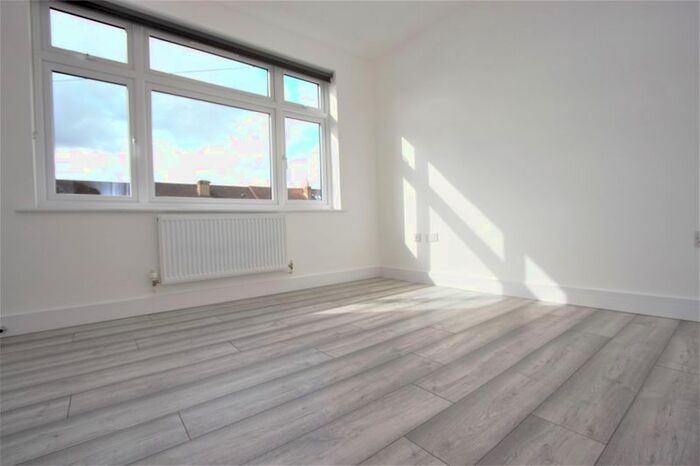 Property To Rent In Boleyn Avenue, Enfield, EN1