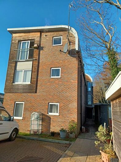 2 Bedroom Flat To Rent In Polegate, East Sussex, BN26