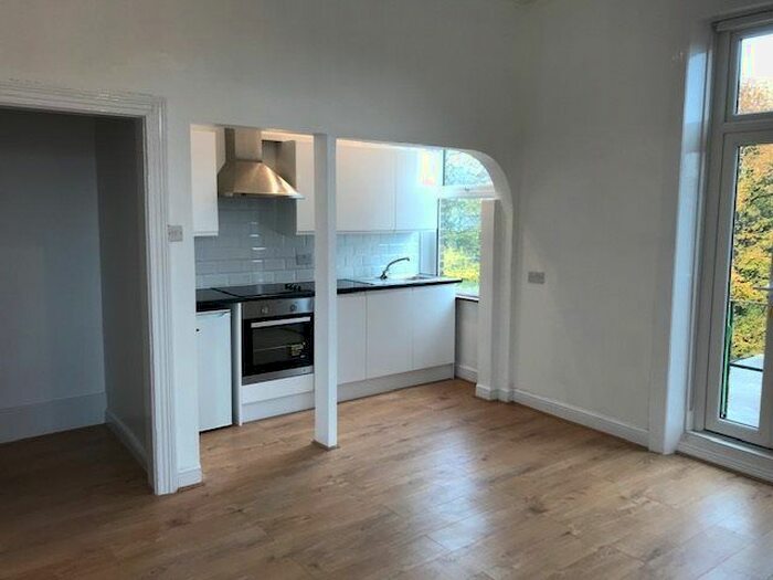 Studio To Rent In Parsifal Road, London, NW6