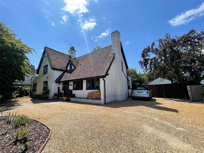 4 Bedroom Detached House For Sale In Hawthorn Hill, Warfield, Bracknell, Berkshire, RG42