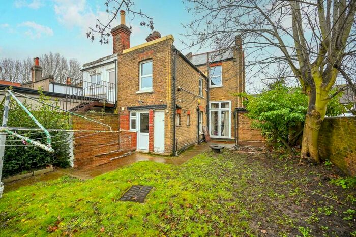 4 Bedroom Flat To Rent In Ewell Road, Surbiton, KT6