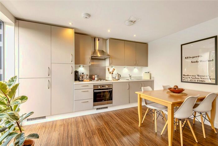 1 Bedroom Flat To Rent In Shapland Way, Palmers Green, London, N13