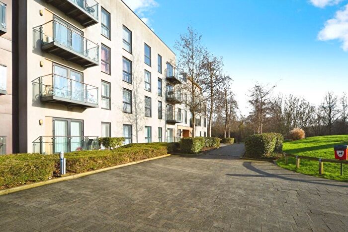 1 Bedroom Flat For Sale In Magnetic Crescent, Enfield, Middlesex, EN3