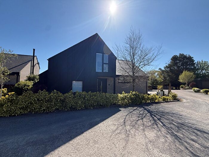 4 Bedroom Property To Rent In Burgess Fields, Maidstone, ME17