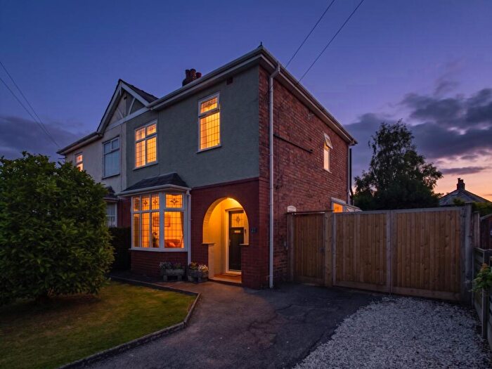 3 Bedroom Semi-Detached House For Sale In The Crescent, Ashton On Ribble, PR2