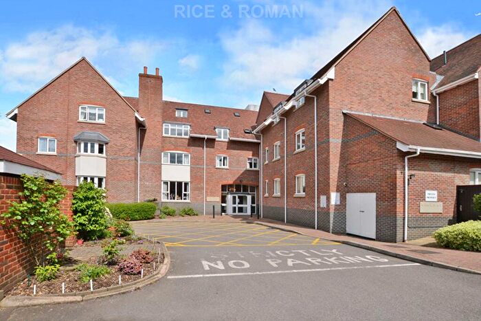 2 Bedroom Retirement Property For Sale In Manor Place, Walton On Thames, KT12