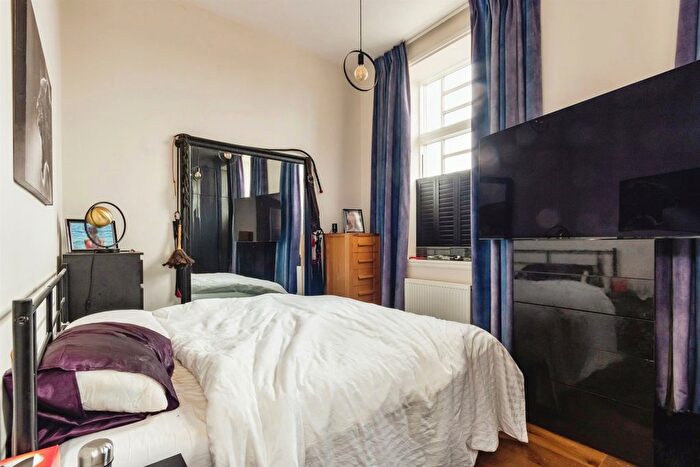 2 Bedroom Flat For Sale In Green Street, Nottingham, NG2