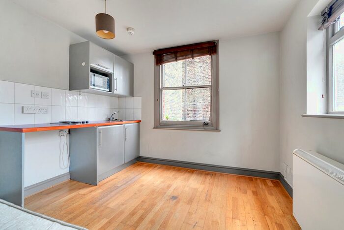 Studio To Rent In Kilburn High Road, Kilburn NW6