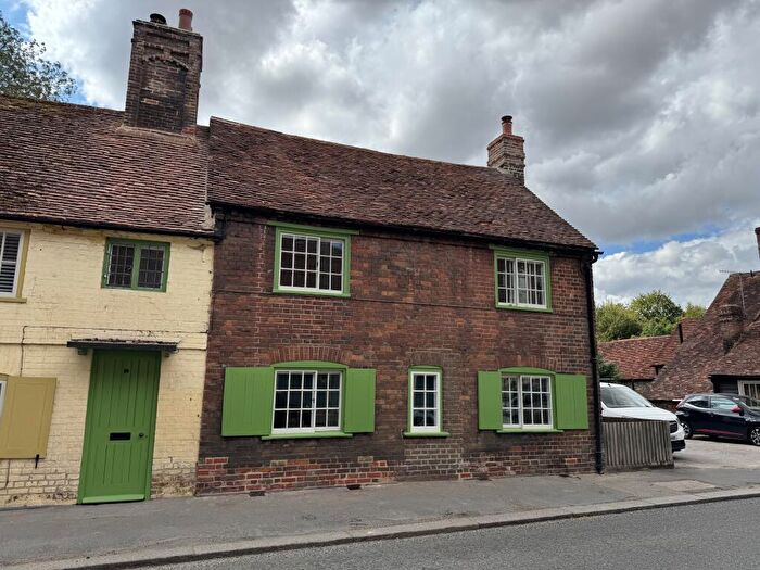2 Bedroom End Of Terrace House To Rent In High Street, West Wycombe, Buckinghamshire, HP14