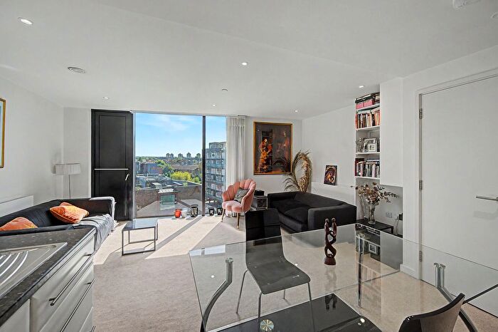 2 Bedroom Flat For Sale In Walworth Road, London, Elephant And Castle, London, SE1