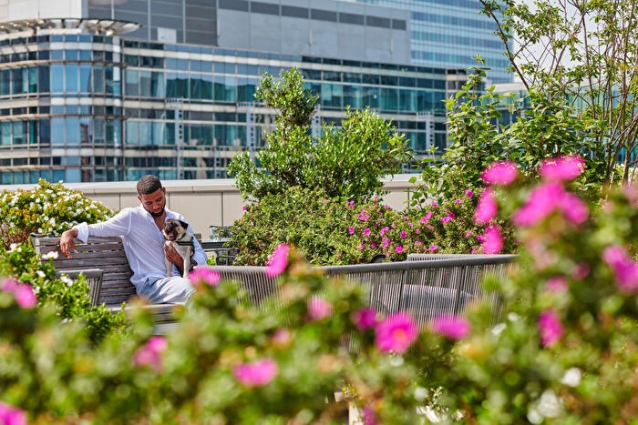 2 Bedroom Apartment To Rent In Water Street, London, E14