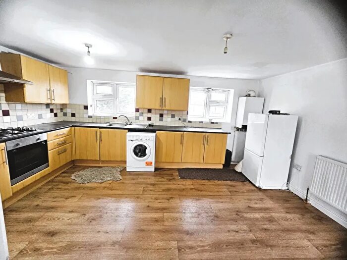 2 Bedroom Flat To Rent In Dunbar Gardens, Dagenham, RM10