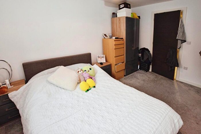1 Bedroom Flat To Rent In Downtown, Woden Street, Salford, M5