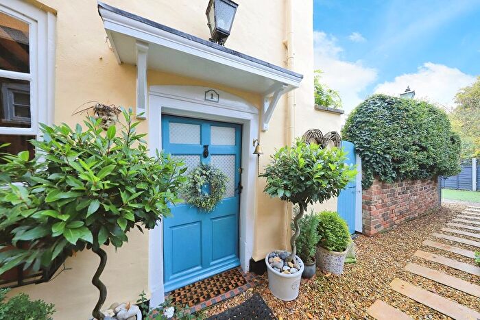 2 Bedroom Town House For Sale In Mill Street, Bridgnorth, WV15