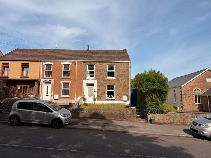 3 Bedroom End Of Terrace House For Sale In Hendre Road, Llangennech, Llanelli, SA14
