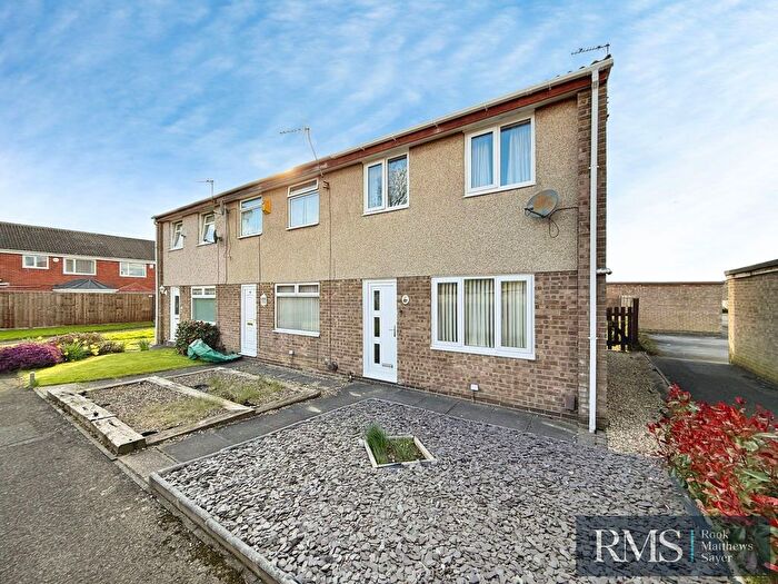 3 Bedroom End Terrace House For Sale In Warbeck Close, Newcastle Upon Tyne, NE3