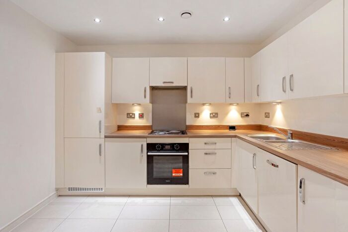 2 Bedroom Flat To Rent In Cable Walk, Greenwich, SE10