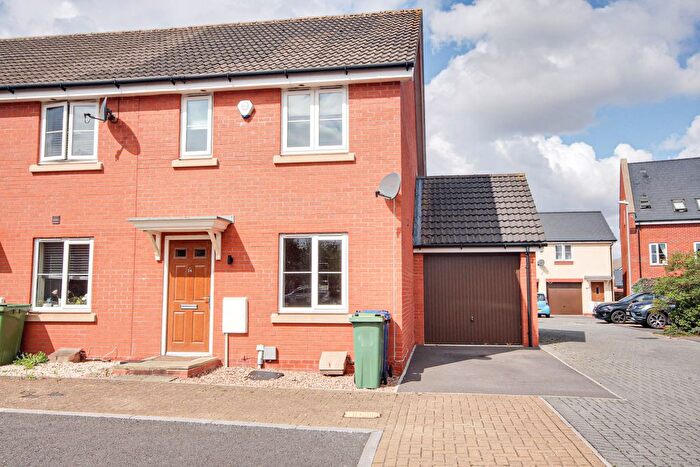 3 Bedroom End Terrace House To Rent In Robinswood Close, Brockworth, Gloucester, GL3
