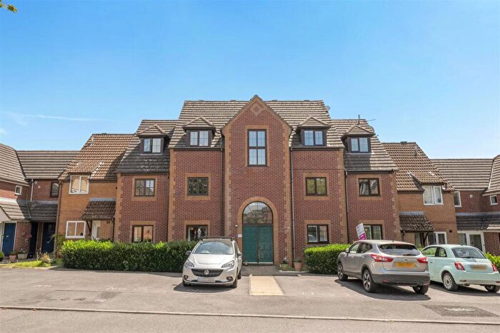 2 Bedroom Flat For Sale In Morse Close, Chippenham, SN15