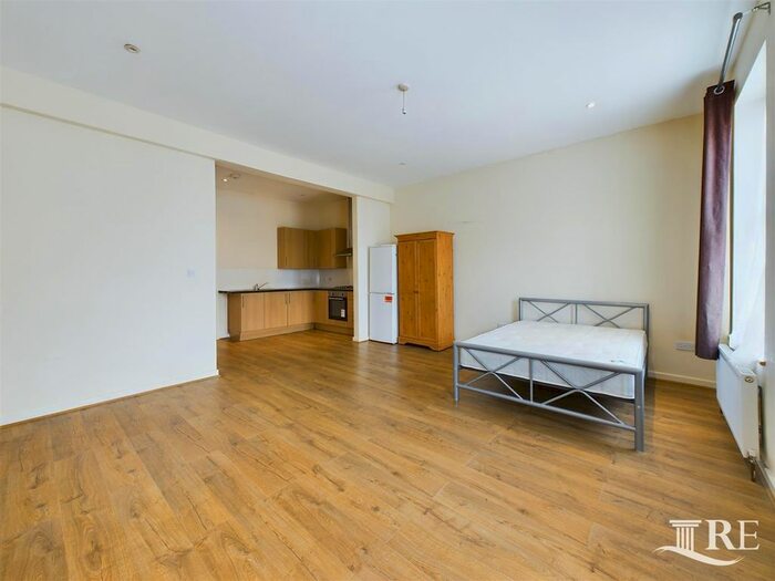 Studio To Rent In High Road, Willesden, London, NW10