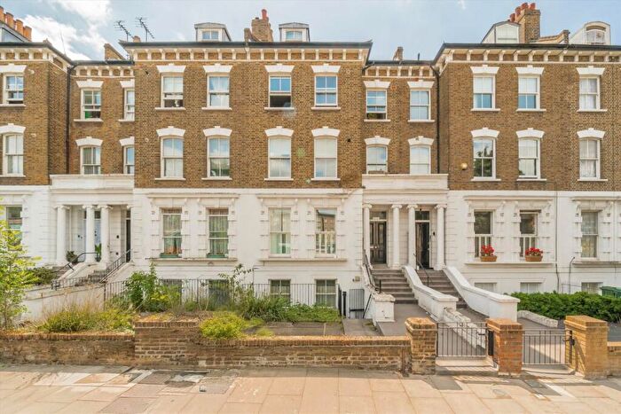 1 Bedroom Flat For Sale In Caversham Road, Kentish Town, NW5