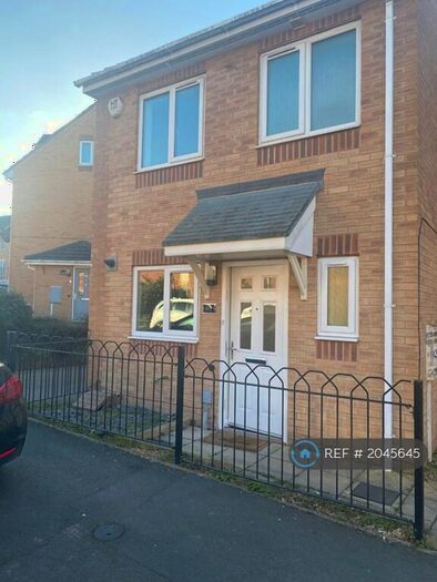 3 Bedroom Semi-Detached House To Rent In Carroll Crescent, Coventry, CV2