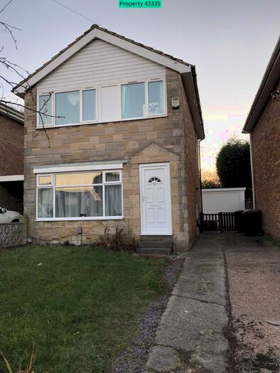 3 Bedroom Detached House To Rent In Bruntcliffe Drive, Morley, Leeds, LS27