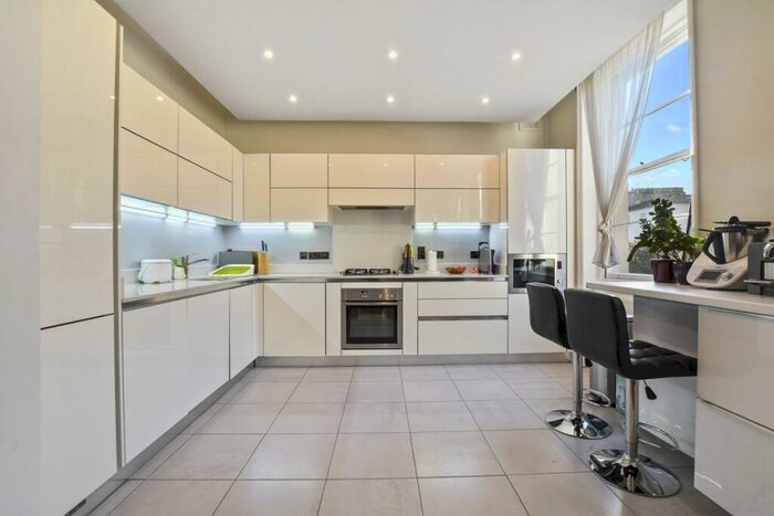 2 Bedroom Flat To Rent In Priory Terrace, NW6