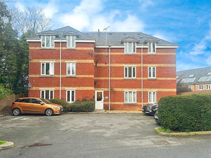 2 Bedroom Flat To Rent In Trafalgar Street, Gillingham, Kent, ME7