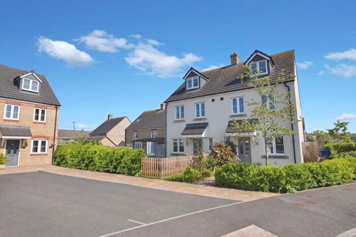 3 Bedroom Semi Detached House For Sale In Sanderling Close, Barnstaple, Devon, EX32