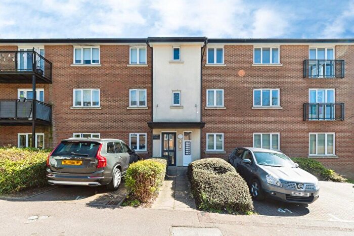 2 Bedroom Apartment For Sale In Hutton Avenue, Milton Keynes, Buckinghamshire, MK6
