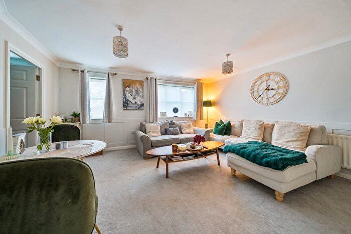 1 Bedroom Flat For Sale In Stephenson Wharf, Hemel Hempstead, Hertfordshire, HP3