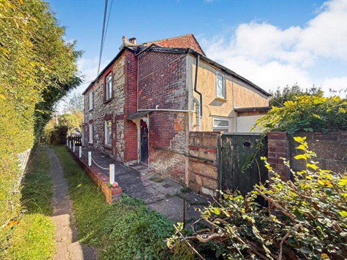 3 Bedroom Semi Detached House For Sale In Finsbury Cottages, School Green Road, Freshwater, Isle Of Wight, PO40