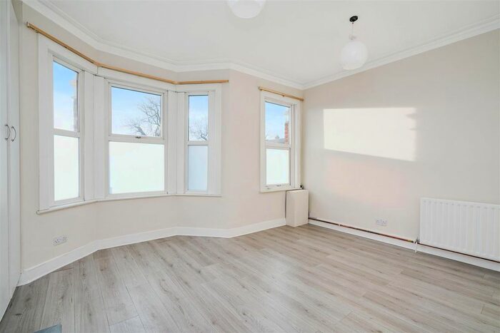 2 Bedroom Flat To Rent In South Ealing Road, London, W5