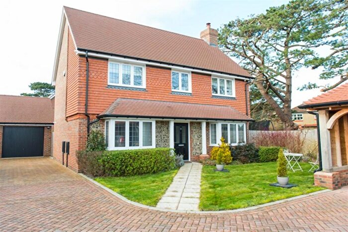 4 Bedroom Detached House To Rent In Rowan Close, Birdham, Chichester, PO20