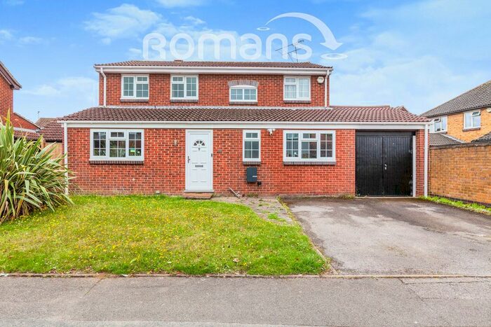 3 Bedroom Detached House To Rent In Bedford Close, Maidenhead, SL6